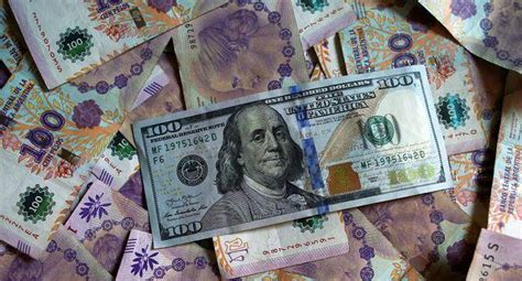 dólar a peso argentino blue - mia khalifa y peso pluma